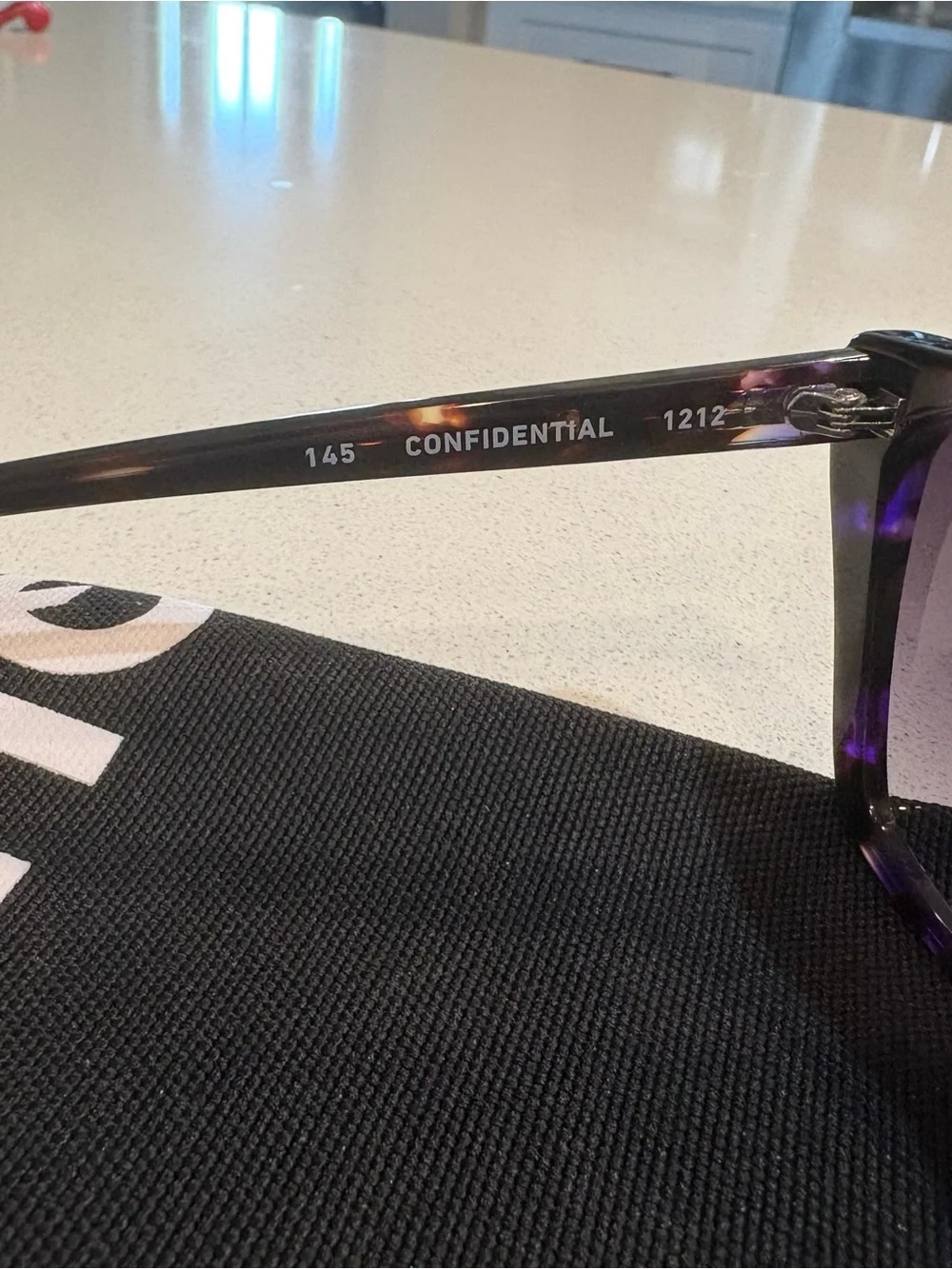 Quay Australia Confidential purple/tortoise